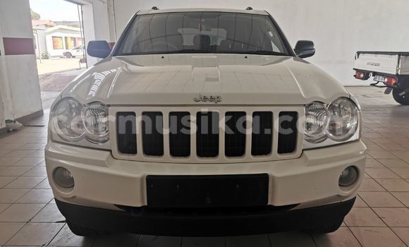 Buy Used Jeep Grand Cherokee White Car in Beitbridge in Matabeleland South Buy Used Jeep Grand Cherokee White Car in Beitbridge in Matabeleland South