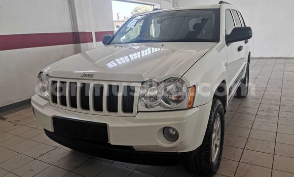 Tenga Tsaru Jeep Grand Cherokee Chena Mota in Beitbridge in Matabeleland South Tenga Tsaru Jeep Grand Cherokee Chena Mota in Beitbridge in Matabeleland South