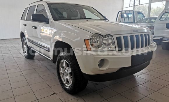 Tenga Tsaru Jeep Grand Cherokee Chena Mota in Beitbridge in Matabeleland South Tenga Tsaru Jeep Grand Cherokee Chena Mota in Beitbridge in Matabeleland South
