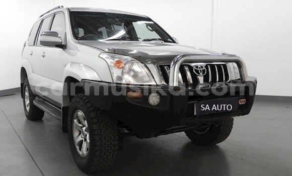 Acheter Occasion Voiture Toyota Land Cruiser Prado Blanc à Beitbridge, Matabeleland South Acheter Occasion Voiture Toyota Land Cruiser Prado Blanc à Beitbridge, Matabeleland South