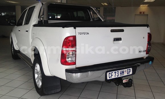 Buy Used Toyota Hilux White Car in Beitbridge in Matabeleland South Buy Used Toyota Hilux White Car in Beitbridge in Matabeleland South