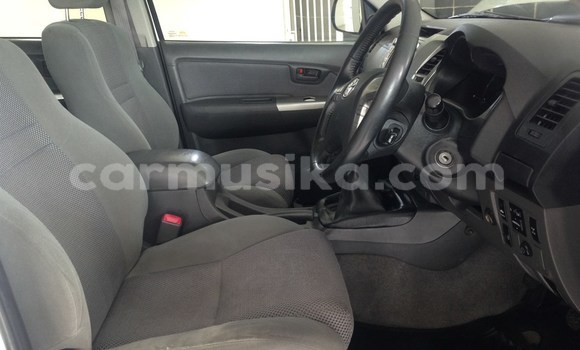 Buy Used Toyota Hilux White Car in Beitbridge in Matabeleland South Buy Used Toyota Hilux White Car in Beitbridge in Matabeleland South