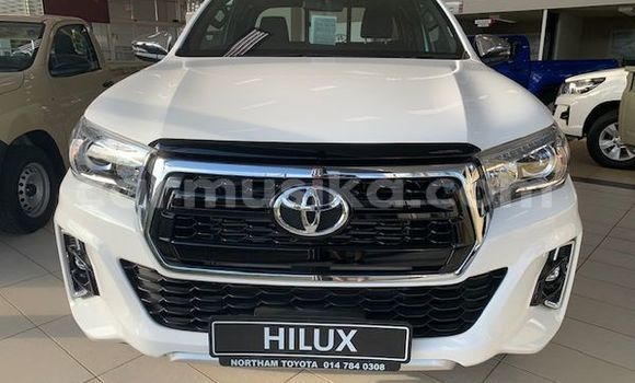 Buy Used Toyota Hilux White Car in Beitbridge in Matabeleland South Buy Used Toyota Hilux White Car in Beitbridge in Matabeleland South