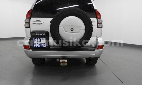 Acheter Occasion Voiture Toyota Land Cruiser Prado Blanc à Beitbridge, Matabeleland South Acheter Occasion Voiture Toyota Land Cruiser Prado Blanc à Beitbridge, Matabeleland South
