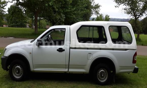 Buy Used Isuzu KB White Car in Beitbridge in Matabeleland South Buy Used Isuzu KB White Car in Beitbridge in Matabeleland South