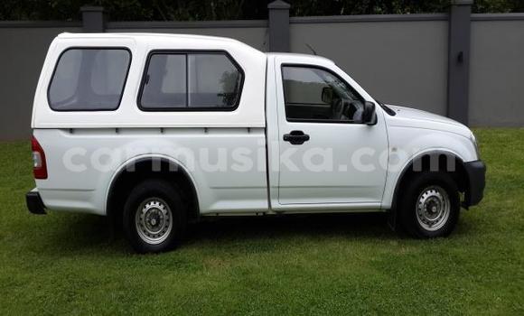 Buy Used Isuzu KB White Car in Beitbridge in Matabeleland South Buy Used Isuzu KB White Car in Beitbridge in Matabeleland South