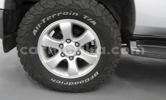 Acheter Occasion Voiture Toyota Land Cruiser Prado Blanc à Beitbridge, Matabeleland South Acheter Occasion Voiture Toyota Land Cruiser Prado Blanc à Beitbridge, Matabeleland South