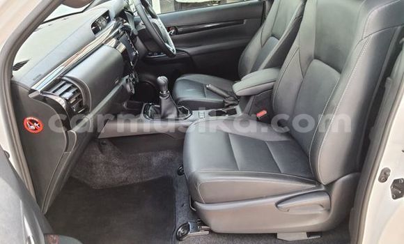 Buy Used Toyota Hilux White Car in Beitbridge in Matabeleland South Buy Used Toyota Hilux White Car in Beitbridge in Matabeleland South