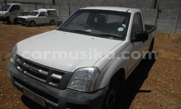 Buy Used Isuzu KB White Car in Beitbridge in Matabeleland South Buy Used Isuzu KB White Car in Beitbridge in Matabeleland South