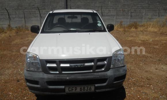 Buy Used Isuzu KB White Car in Beitbridge in Matabeleland South Buy Used Isuzu KB White Car in Beitbridge in Matabeleland South