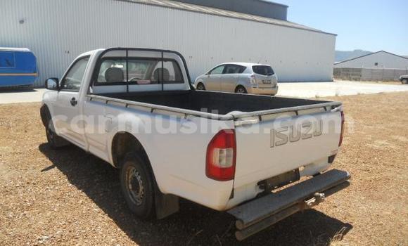 Buy Used Isuzu KB White Car in Beitbridge in Matabeleland South Buy Used Isuzu KB White Car in Beitbridge in Matabeleland South