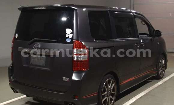 Acheter Occasion Voiture Toyota Noah Beige à Beitbridge, Matabeleland South Acheter Occasion Voiture Toyota Noah Beige à Beitbridge, Matabeleland South