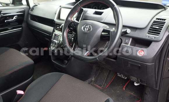 Acheter Occasion Voiture Toyota Noah Beige à Beitbridge, Matabeleland South Acheter Occasion Voiture Toyota Noah Beige à Beitbridge, Matabeleland South