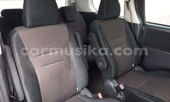 Acheter Occasion Voiture Toyota Noah Beige à Beitbridge, Matabeleland South Acheter Occasion Voiture Toyota Noah Beige à Beitbridge, Matabeleland South