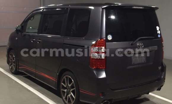 Acheter Occasion Voiture Toyota Noah Beige à Beitbridge, Matabeleland South Acheter Occasion Voiture Toyota Noah Beige à Beitbridge, Matabeleland South