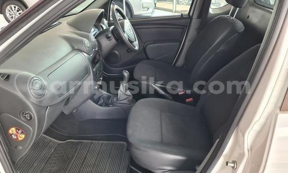 Acheter Occasion Voiture Nissan Pickup Blanc à Beitbridge, Matabeleland South Acheter Occasion Voiture Nissan Pickup Blanc à Beitbridge, Matabeleland South