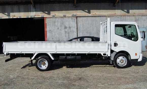 Nunua Ilio tumika Nissan UD Nyeupe Lori ndani ya Beitbridge nchini Matabeleland Kusini Nunua Ilio tumika Nissan UD Nyeupe Lori ndani ya Beitbridge nchini Matabeleland Kusini