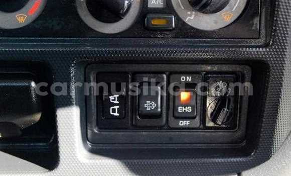 Nunua Ilio tumika Nissan UD Nyeupe Lori ndani ya Beitbridge nchini Matabeleland Kusini Nunua Ilio tumika Nissan UD Nyeupe Lori ndani ya Beitbridge nchini Matabeleland Kusini