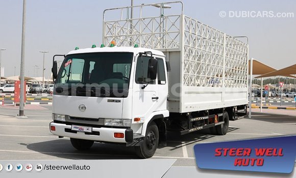 Acheter Import Utilitaire Nissan Evalia Blanc à Import - Dubai, Harare Acheter Import Utilitaire Nissan Evalia Blanc à Import - Dubai, Harare