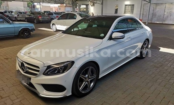 Nunua Ilio tumika Mercedes-Benz E-Classe Nyeupe Gari ndani ya Beitbridge nchini Matabeleland Kusini