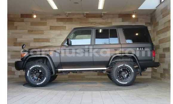 Nunua Ilio tumika Toyota Land Cruiser Prado Kijani Gari ndani ya Beitbridge nchini Matabeleland Kusini Nunua Ilio tumika Toyota Land Cruiser Prado Kijani Gari ndani ya Beitbridge nchini Matabeleland Kusini