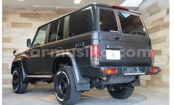 Nunua Ilio tumika Toyota Land Cruiser Prado Kijani Gari ndani ya Beitbridge nchini Matabeleland Kusini Nunua Ilio tumika Toyota Land Cruiser Prado Kijani Gari ndani ya Beitbridge nchini Matabeleland Kusini