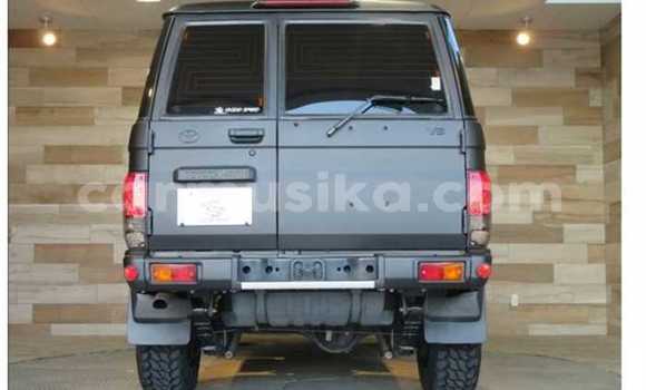 Nunua Ilio tumika Toyota Land Cruiser Prado Kijani Gari ndani ya Beitbridge nchini Matabeleland Kusini Nunua Ilio tumika Toyota Land Cruiser Prado Kijani Gari ndani ya Beitbridge nchini Matabeleland Kusini