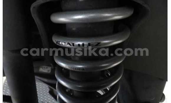 Nunua Ilio tumika Toyota Land Cruiser Prado Kijani Gari ndani ya Beitbridge nchini Matabeleland Kusini Nunua Ilio tumika Toyota Land Cruiser Prado Kijani Gari ndani ya Beitbridge nchini Matabeleland Kusini