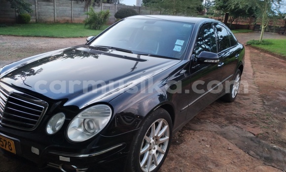 Buy Used Mercedes-Benz E-Classe Black Car in Harare in Harare