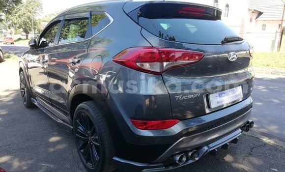 Nunua Ilio tumika Hyundai Tucson Fedha Gari ndani ya Beitbridge nchini Matabeleland Kusini Nunua Ilio tumika Hyundai Tucson Fedha Gari ndani ya Beitbridge nchini Matabeleland Kusini