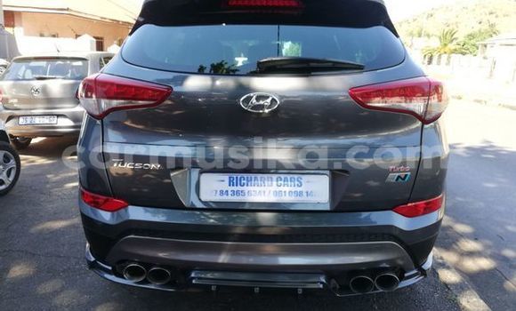 Nunua Ilio tumika Hyundai Tucson Fedha Gari ndani ya Beitbridge nchini Matabeleland Kusini Nunua Ilio tumika Hyundai Tucson Fedha Gari ndani ya Beitbridge nchini Matabeleland Kusini