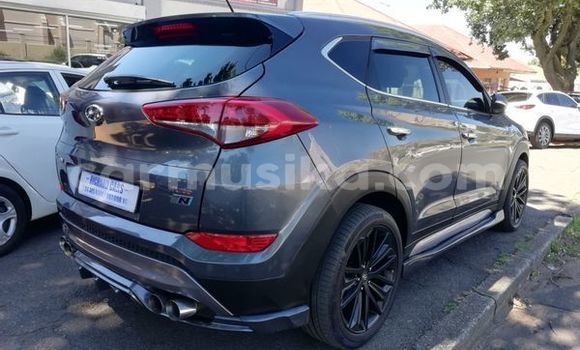 Nunua Ilio tumika Hyundai Tucson Fedha Gari ndani ya Beitbridge nchini Matabeleland Kusini Nunua Ilio tumika Hyundai Tucson Fedha Gari ndani ya Beitbridge nchini Matabeleland Kusini