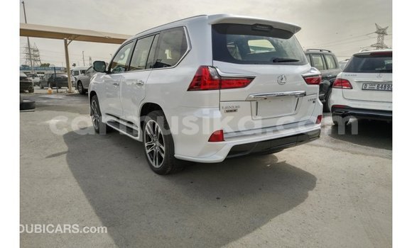 Acheter Import Voiture Lexus LX Blanc à Import - Dubai, Harare Acheter Import Voiture Lexus LX Blanc à Import - Dubai, Harare