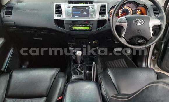 Nunua Ilio tumika Toyota Hilux Fedha Gari ndani ya Beitbridge nchini Matabeleland Kusini Nunua Ilio tumika Toyota Hilux Fedha Gari ndani ya Beitbridge nchini Matabeleland Kusini