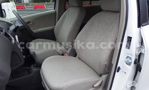 Nunua Ilio tumika Toyota Vitz Nyeupe Gari ndani ya Beitbridge nchini Matabeleland Kusini Nunua Ilio tumika Toyota Vitz Nyeupe Gari ndani ya Beitbridge nchini Matabeleland Kusini