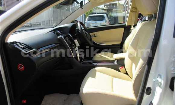 Acheter Occasion Voiture Toyota Allion Blanc à Beitbridge, Matabeleland South Acheter Occasion Voiture Toyota Allion Blanc à Beitbridge, Matabeleland South