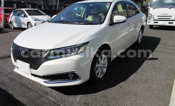 Acheter Occasion Voiture Toyota Allion Blanc à Beitbridge, Matabeleland South Acheter Occasion Voiture Toyota Allion Blanc à Beitbridge, Matabeleland South