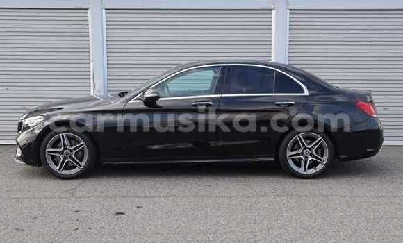 Acheter Occasion Voiture Mercedes-Benz C-Classe Noir à Beitbridge, Matabeleland South Acheter Occasion Voiture Mercedes-Benz C-Classe Noir à Beitbridge, Matabeleland South