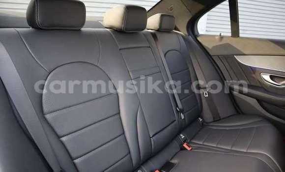 Acheter Occasion Voiture Mercedes-Benz C-Classe Noir à Beitbridge, Matabeleland South Acheter Occasion Voiture Mercedes-Benz C-Classe Noir à Beitbridge, Matabeleland South