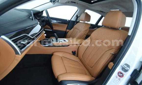 Acheter Occasion Voiture BMW 7-Series Blanc à Beitbridge, Matabeleland South Acheter Occasion Voiture BMW 7-Series Blanc à Beitbridge, Matabeleland South