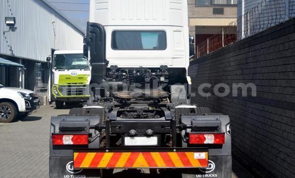 Acheter Occasion Utilitaire Nissan UD Blanc à Beitbridge, Matabeleland South Acheter Occasion Utilitaire Nissan UD Blanc à Beitbridge, Matabeleland South