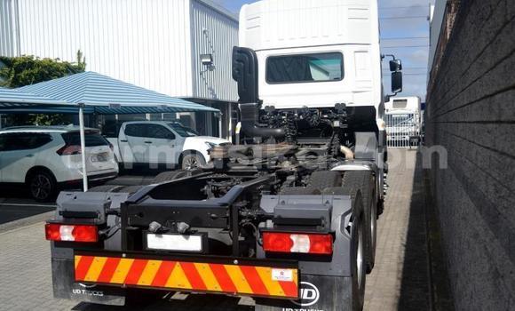 Acheter Occasion Utilitaire Nissan UD Blanc à Beitbridge, Matabeleland South Acheter Occasion Utilitaire Nissan UD Blanc à Beitbridge, Matabeleland South