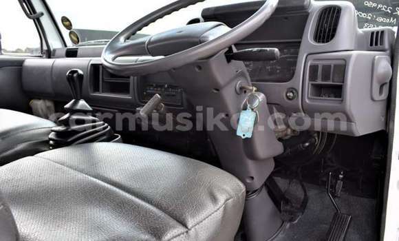 Acheter Occasion Voiture Nissan Urvan Blanc à Beitbridge, Matabeleland South Acheter Occasion Voiture Nissan Urvan Blanc à Beitbridge, Matabeleland South