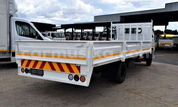 Acheter Occasion Voiture Nissan Urvan Blanc à Beitbridge, Matabeleland South Acheter Occasion Voiture Nissan Urvan Blanc à Beitbridge, Matabeleland South