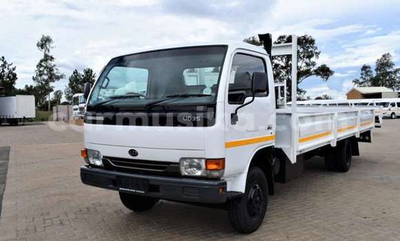 Acheter Occasion Voiture Nissan Urvan Blanc à Beitbridge, Matabeleland South Acheter Occasion Voiture Nissan Urvan Blanc à Beitbridge, Matabeleland South