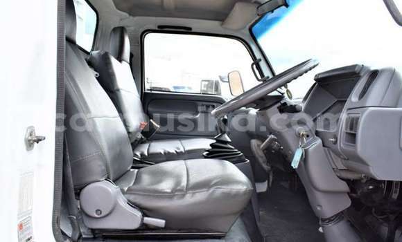 Acheter Occasion Voiture Nissan Urvan Blanc à Beitbridge, Matabeleland South Acheter Occasion Voiture Nissan Urvan Blanc à Beitbridge, Matabeleland South