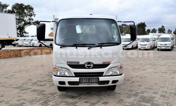 Nunua Ilio tumika Haima 3 Nyeupe Gari ndani ya Beitbridge nchini Matabeleland Kusini