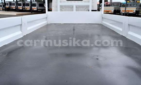 Acheter Occasion Voiture Haima 3 Blanc à Beitbridge, Matabeleland South Acheter Occasion Voiture Haima 3 Blanc à Beitbridge, Matabeleland South