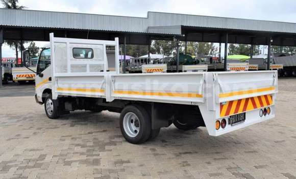 Acheter Occasion Voiture Haima 3 Blanc à Beitbridge, Matabeleland South Acheter Occasion Voiture Haima 3 Blanc à Beitbridge, Matabeleland South