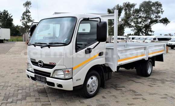 Acheter Occasion Voiture Haima 3 Blanc à Beitbridge, Matabeleland South Acheter Occasion Voiture Haima 3 Blanc à Beitbridge, Matabeleland South
